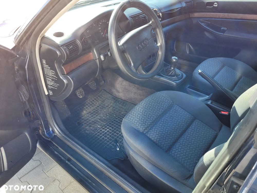 Audi A4 Limousine 1.8 - 19