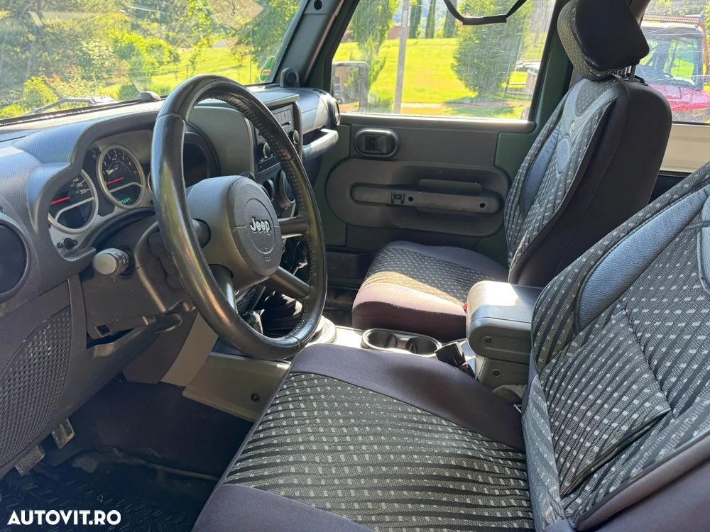 Jeep Wrangler - 11
