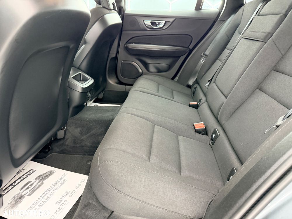 Volvo V60 D3 Momentum Core - 13