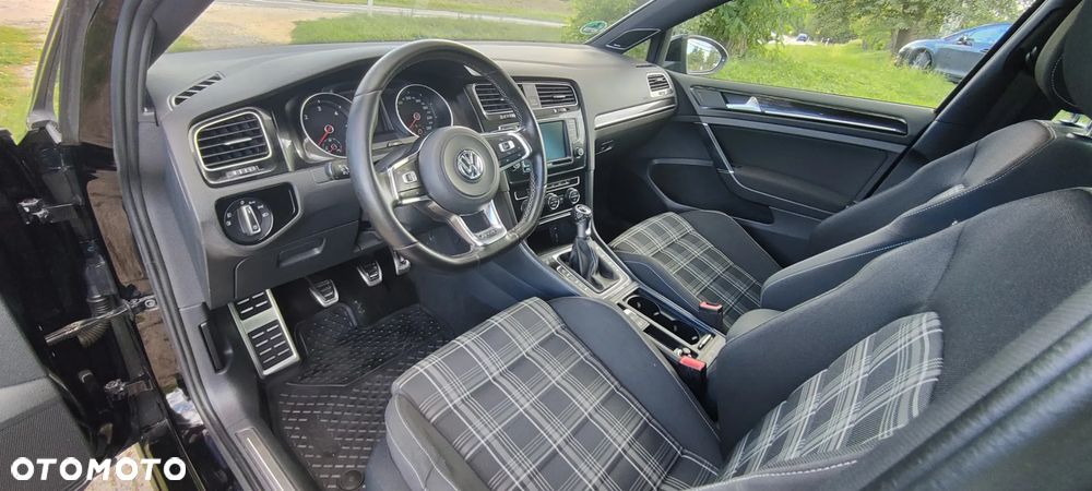 Volkswagen Golf 2.0 TDI BMT GTD - 6