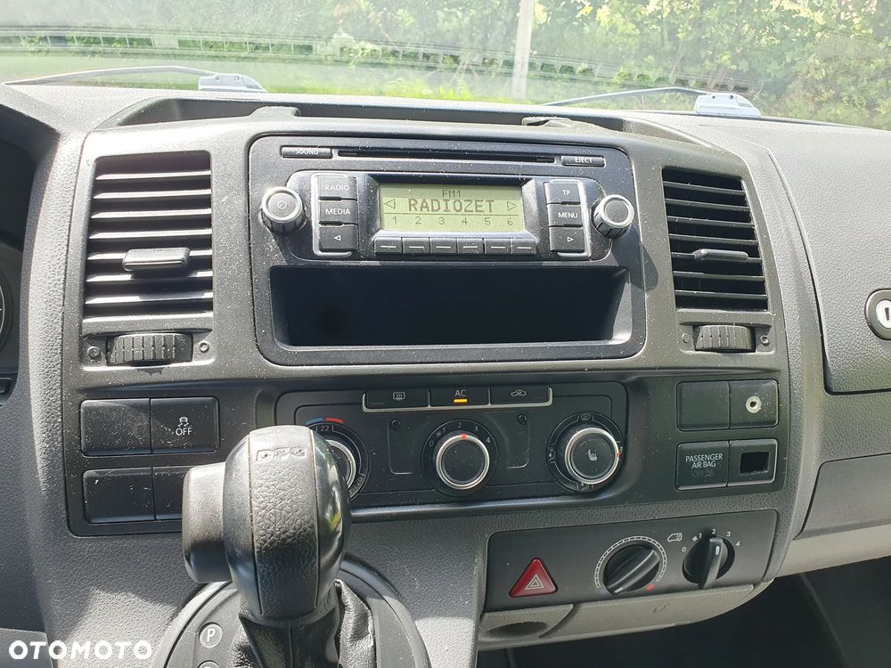 Volkswagen Caravelle - 19
