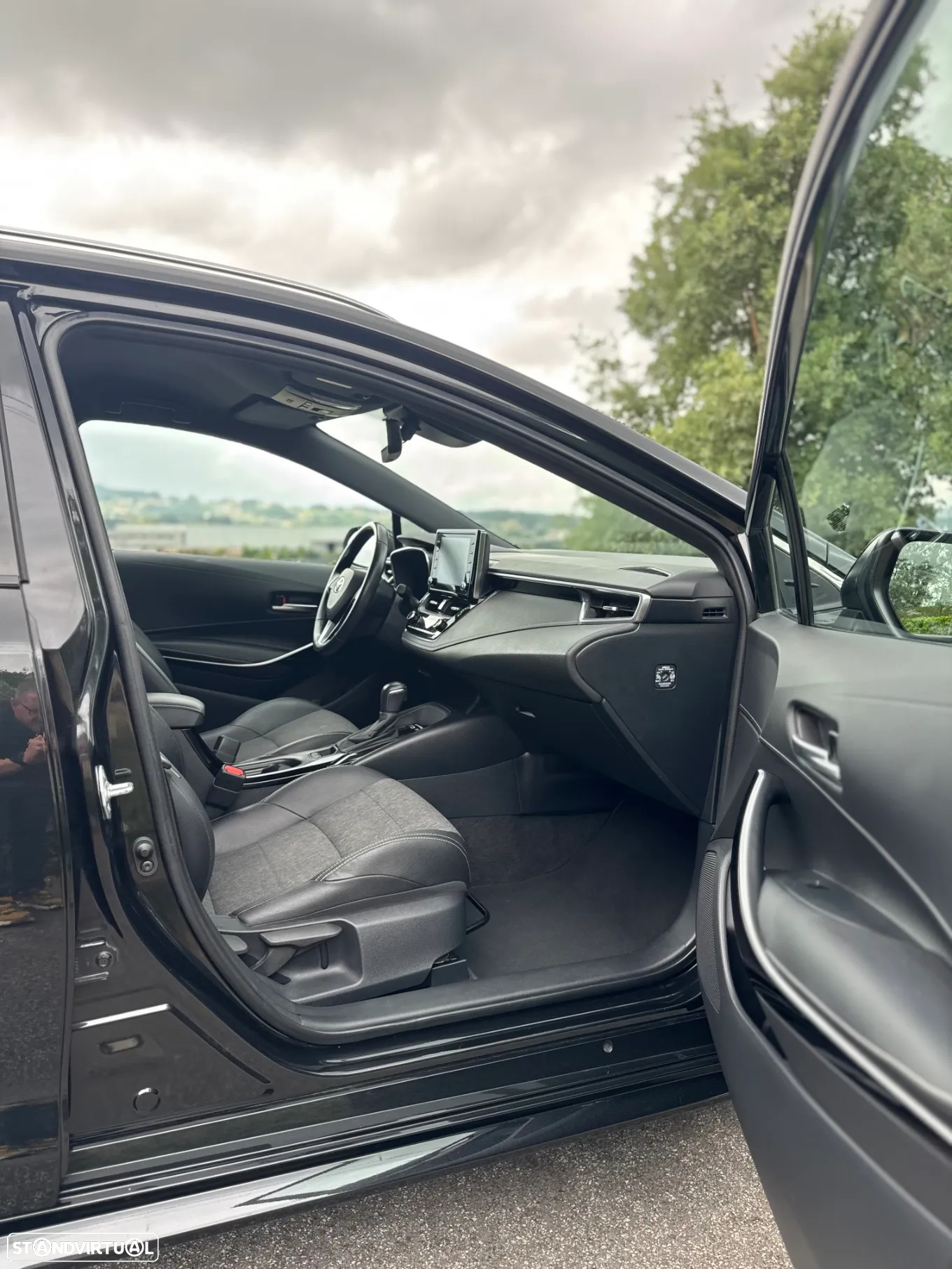 Toyota Corolla Touring Sports 1.8 Hybrid Comfort+P.Sport - 8
