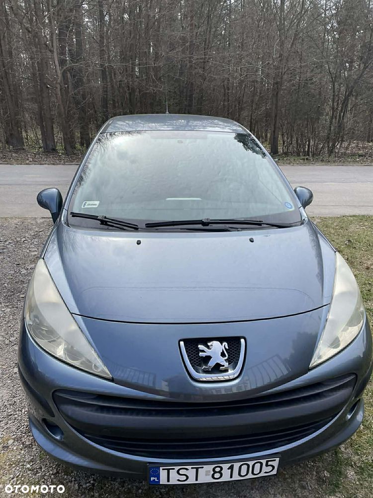 Peugeot 207 - 1