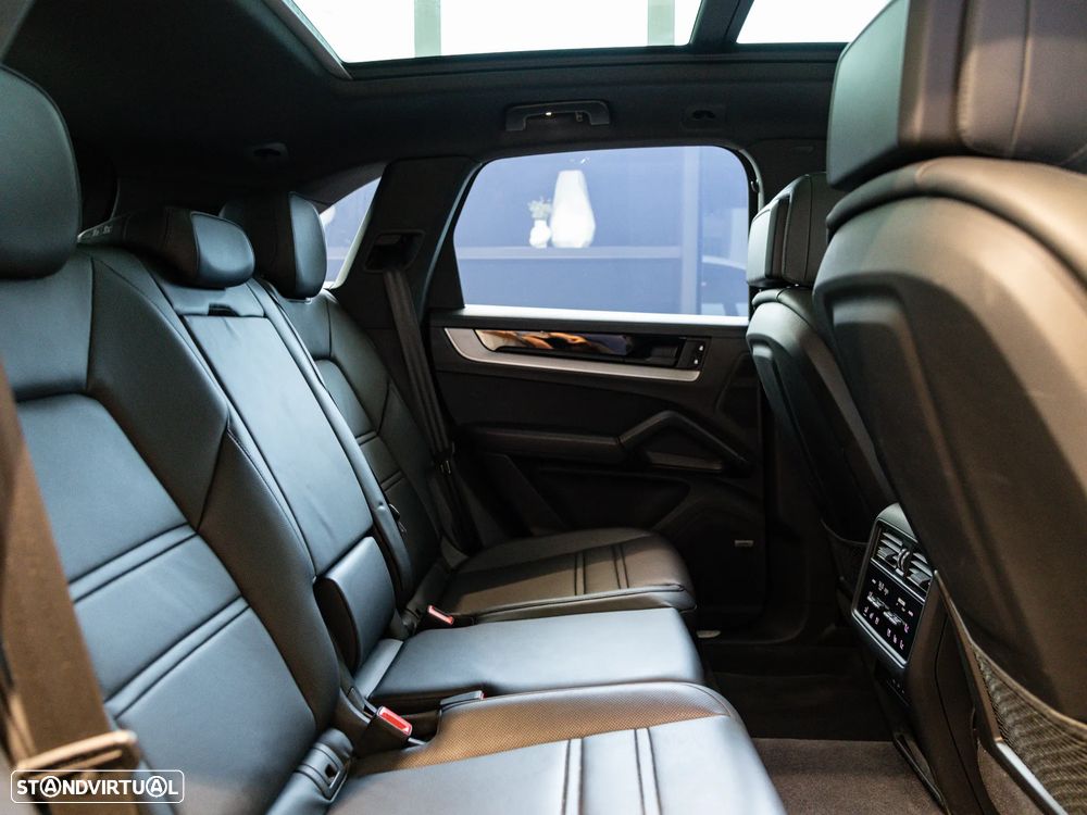 Porsche Cayenne E-Hybrid - 43