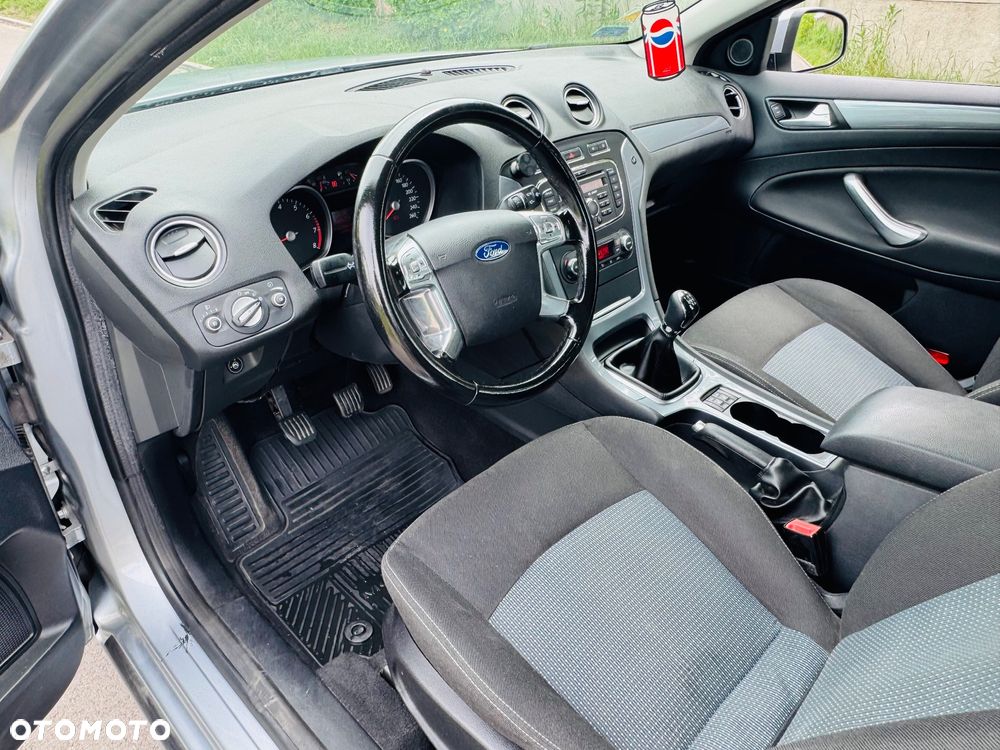 Ford Mondeo 1.6 Gold X - 11