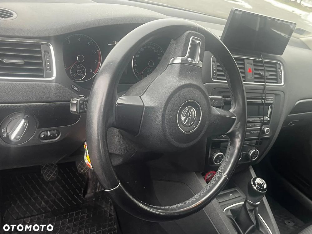 Volkswagen Jetta 1.2 TSI Comfortline - 12