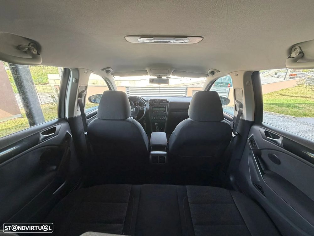 VW Golf 2.0 TDi Confortline - 6