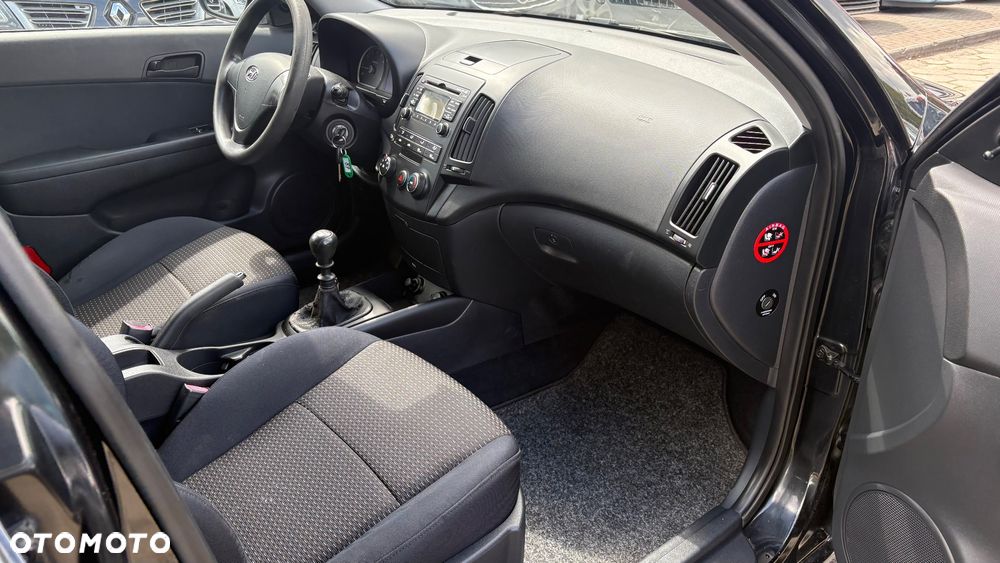 Hyundai i30 1.6 Comfort - 14
