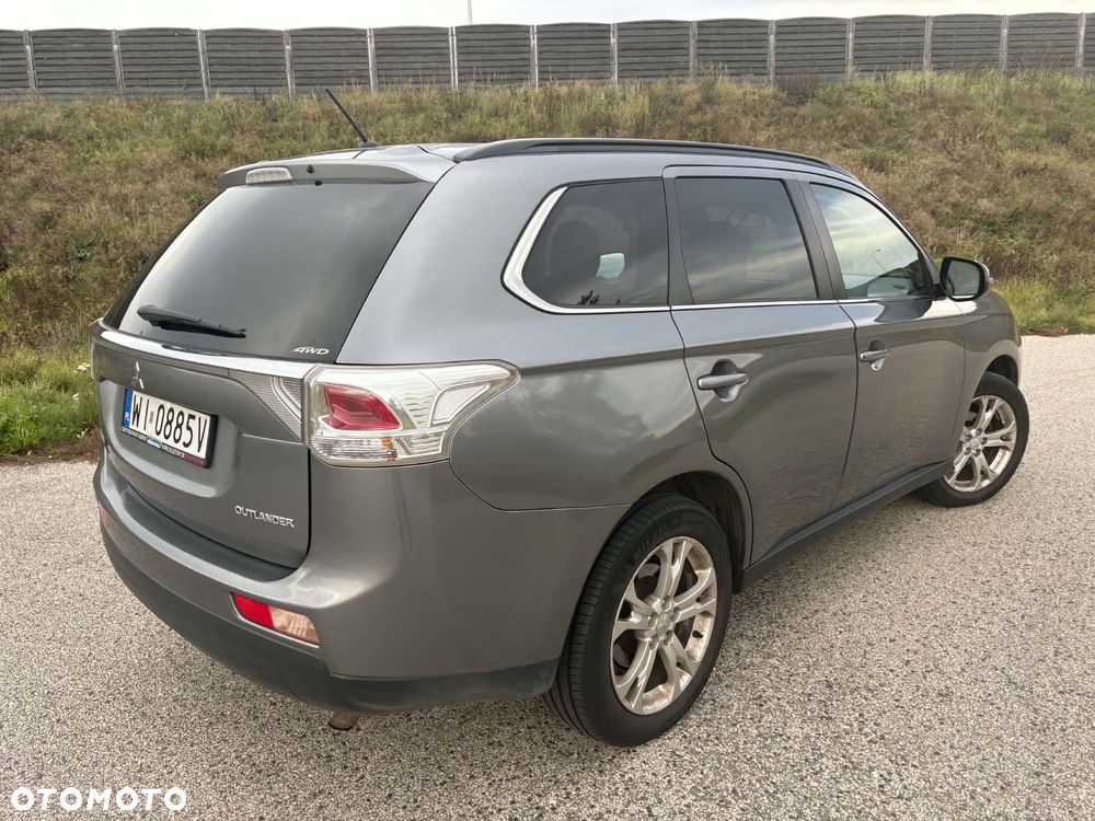 Mitsubishi Outlander - 3