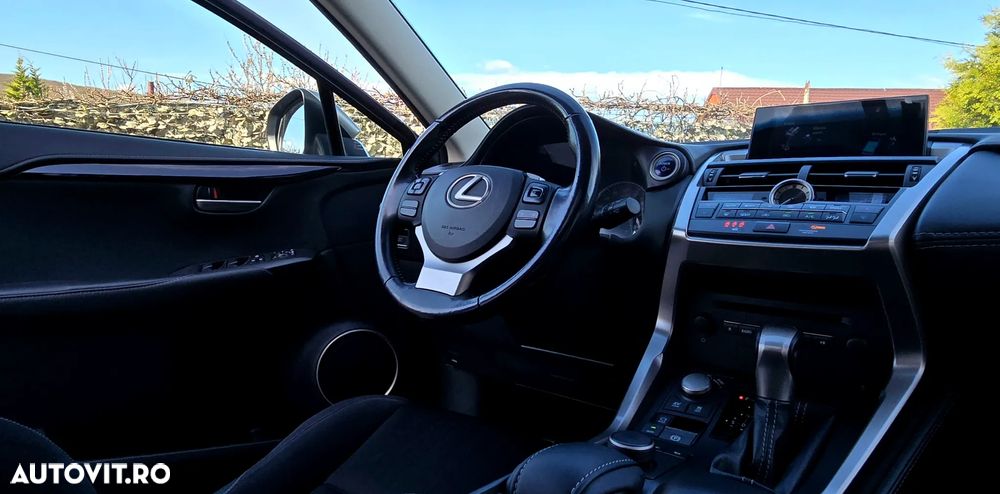 Lexus Seria NX 300h - 18