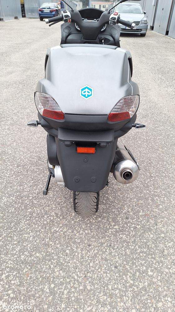 Piaggio MP-3 - 9