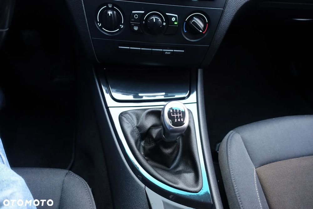 BMW Seria 1 116d - 30