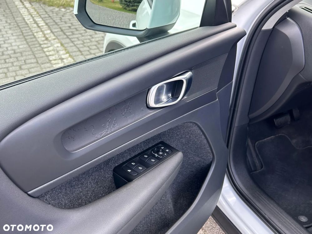 Volvo XC 40 T3 Momentum Pro - 16