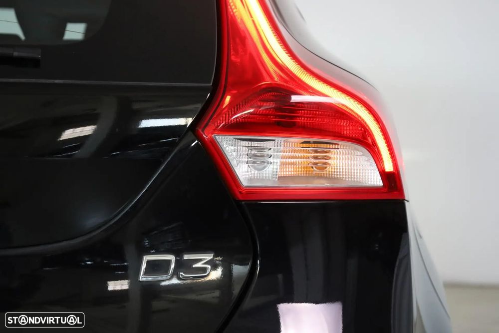 Volvo V40 2.0 D3 Momentum - 19