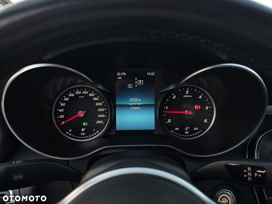 Mercedes-Benz Klasa C 220 d 9G-TRONIC - 27