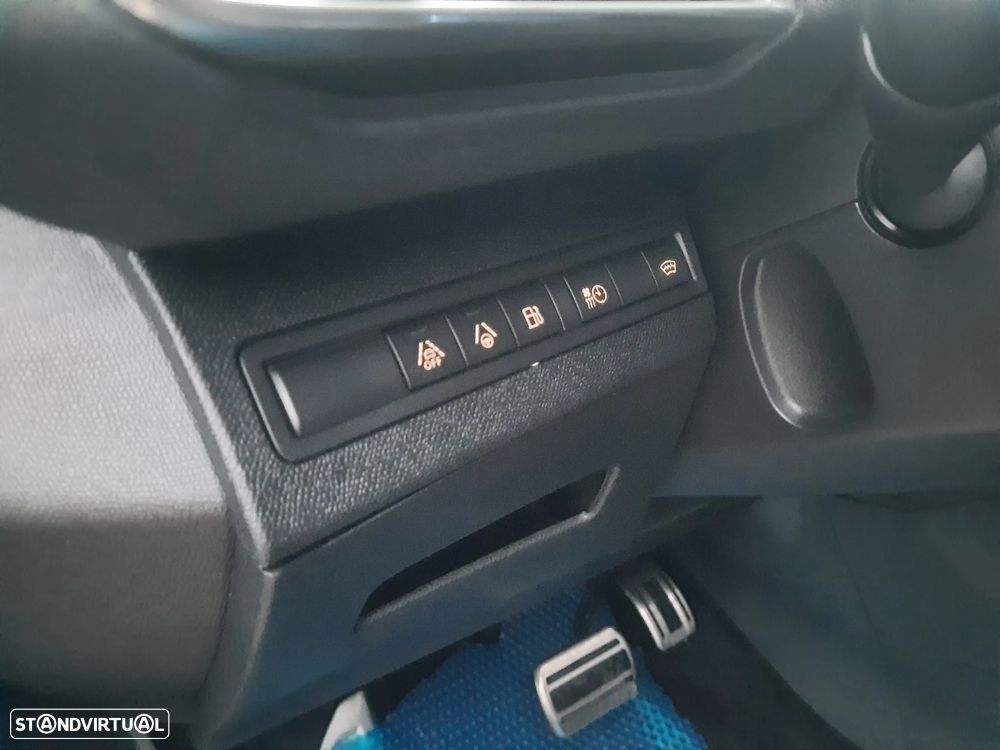 Peugeot 3008 1.6 Hybrid4 GT e-EAT8 - 23