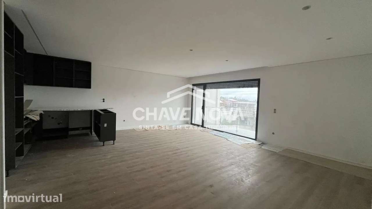 Apartamento T2 c/ Varanda e Lugar de Garagem em Mansores – Arouca - Grande imagem: 2/12