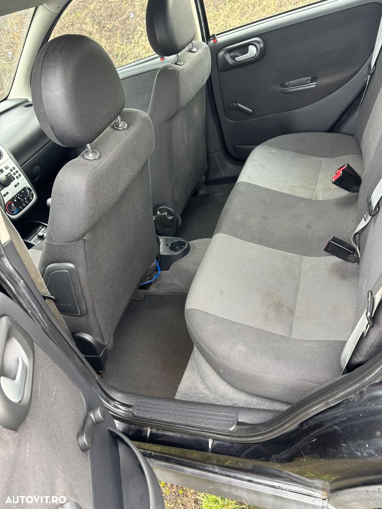 Opel Corsa 1.2 16V Edition - 5