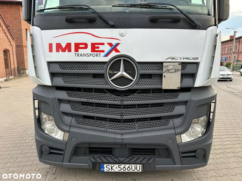 Mercedes-Benz ACTROS MP4 - 12
