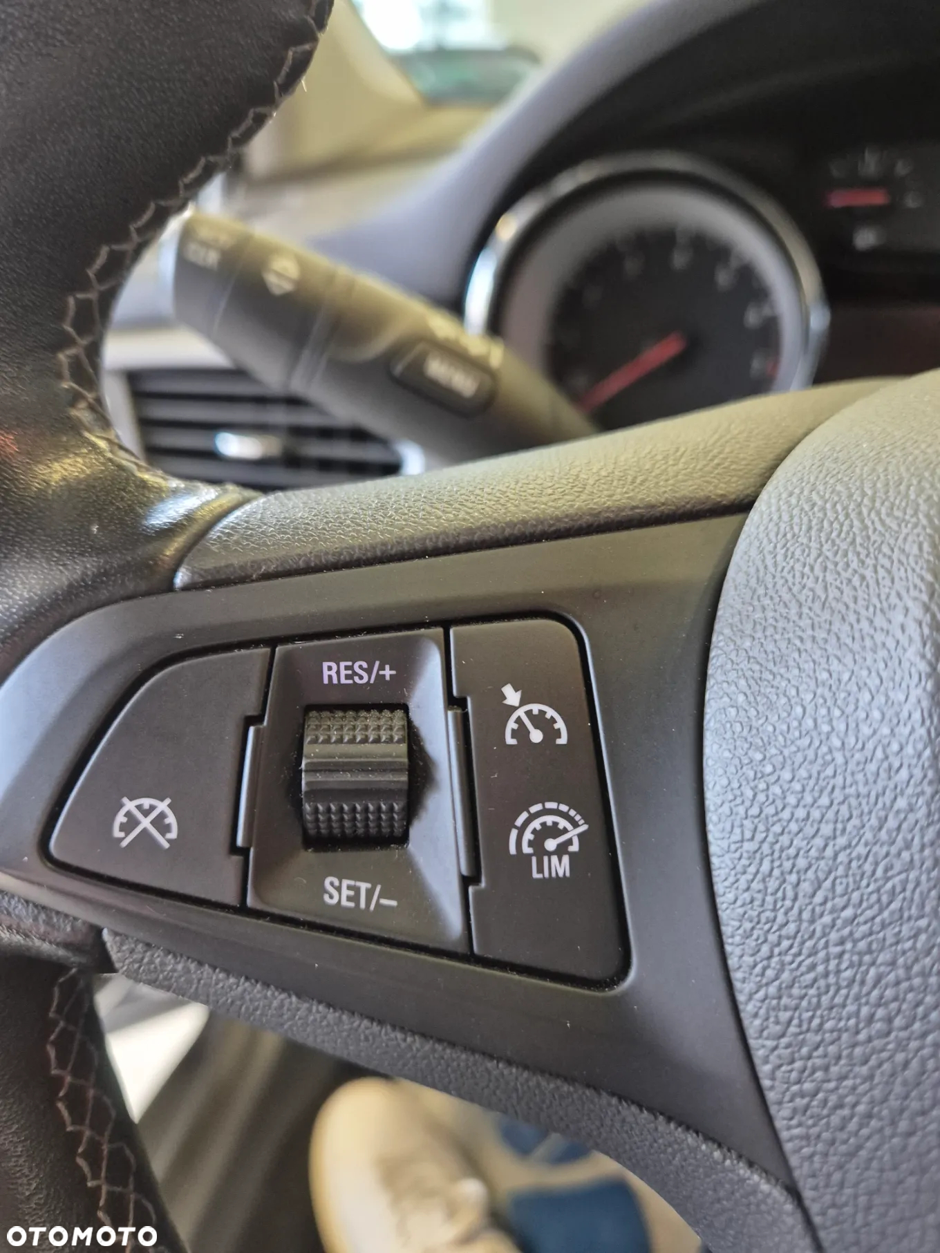 Opel Astra V 1.2 T Elegance S&S - 14