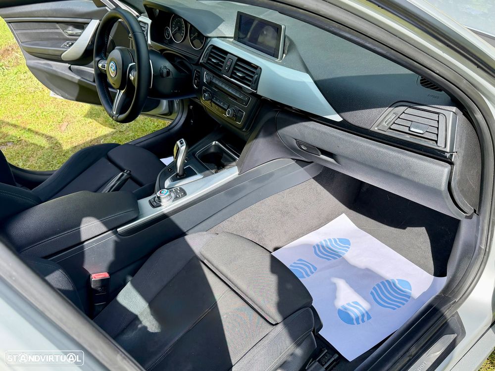 BMW 320 d Auto Pack M - 19