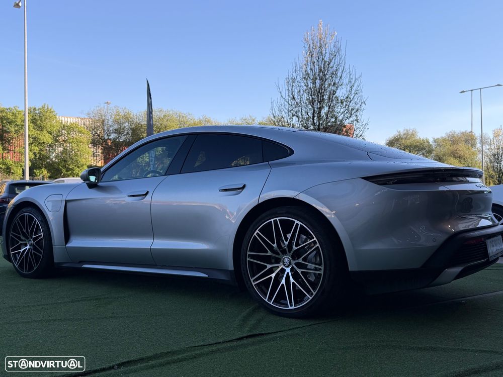 Porsche Taycan Turbo - 6