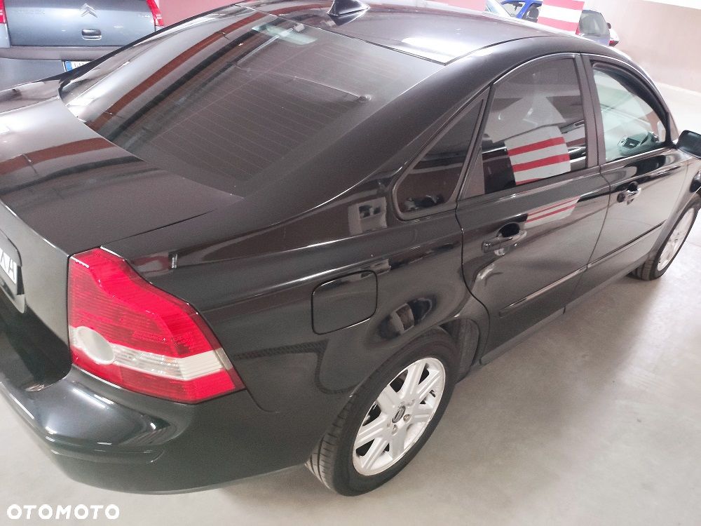 Volvo S40 1.8 Momentum - 4