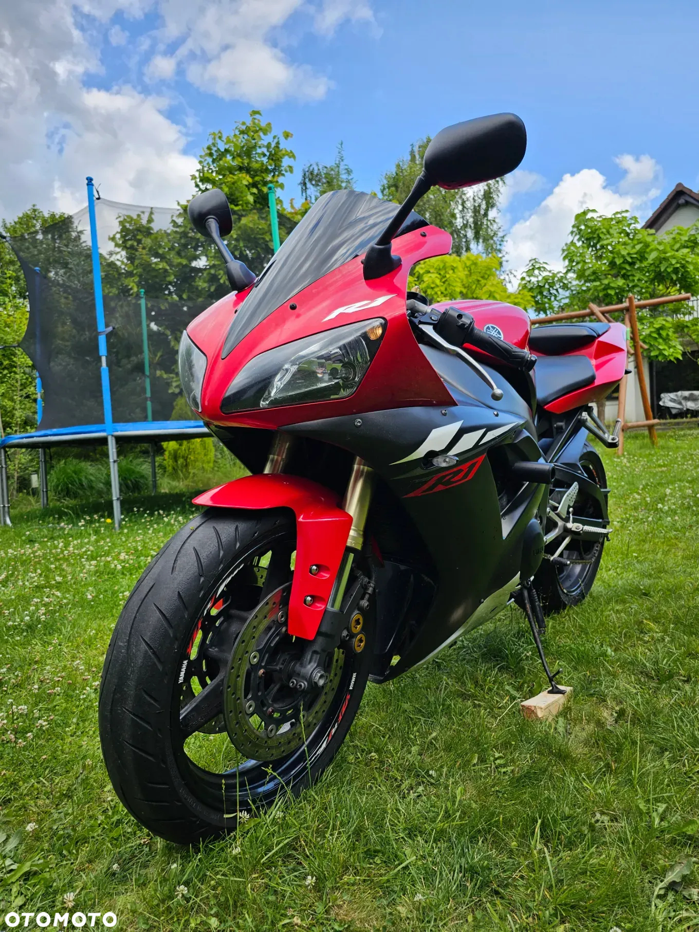 Yamaha R1 - 10