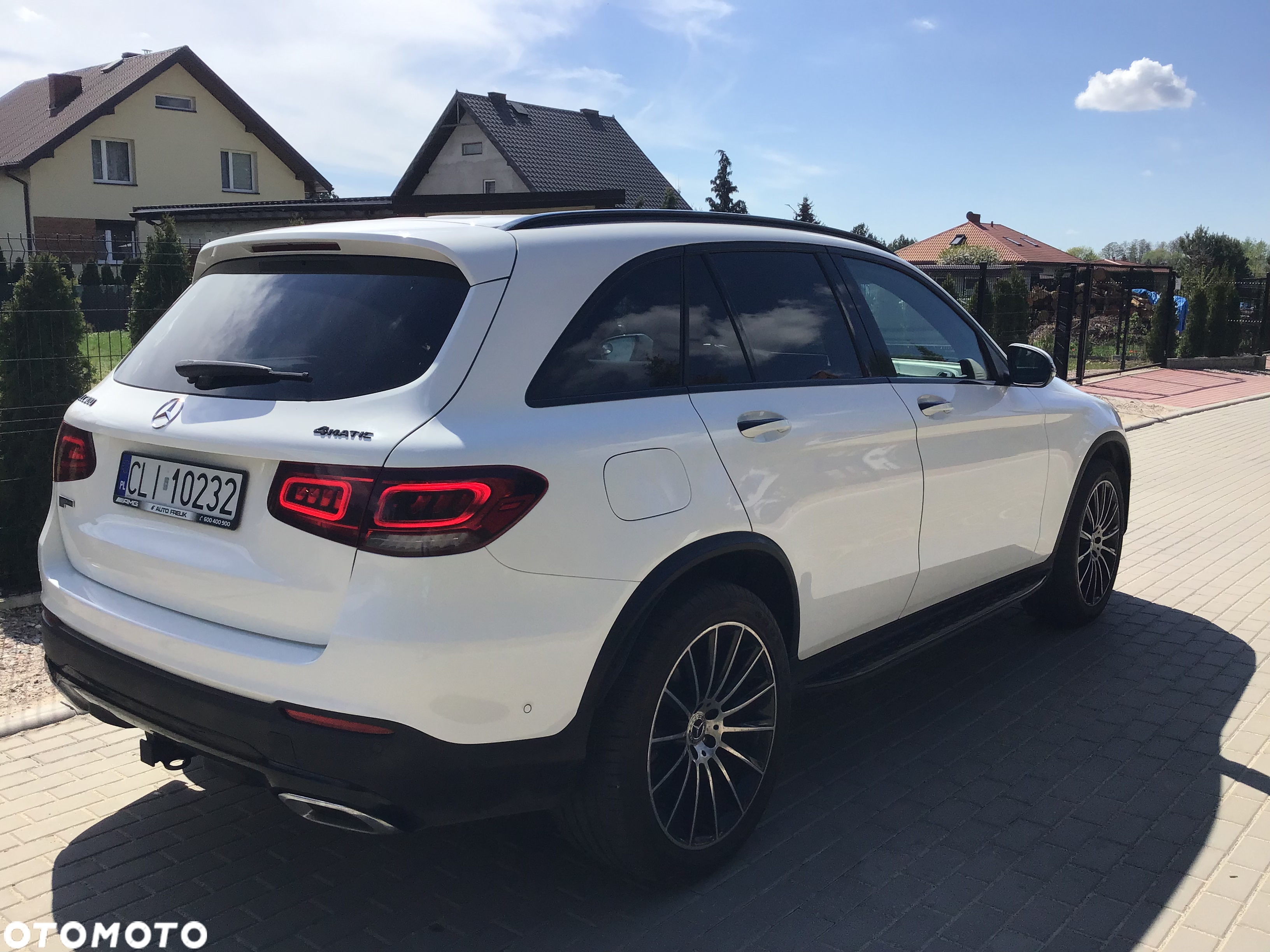 Mercedes-Benz GLC 300 4Matic 9G-TRONIC AMG Line Plus - 12