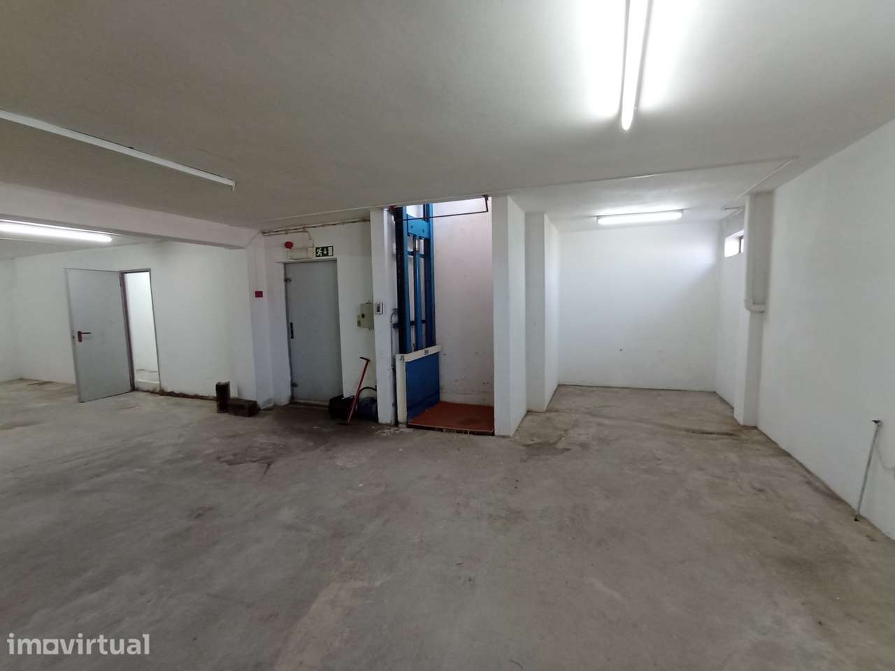 Espaço comercial em Darque (Cidade Nova) junto à EN13 e Farmácia - Grande imagem: 4/5