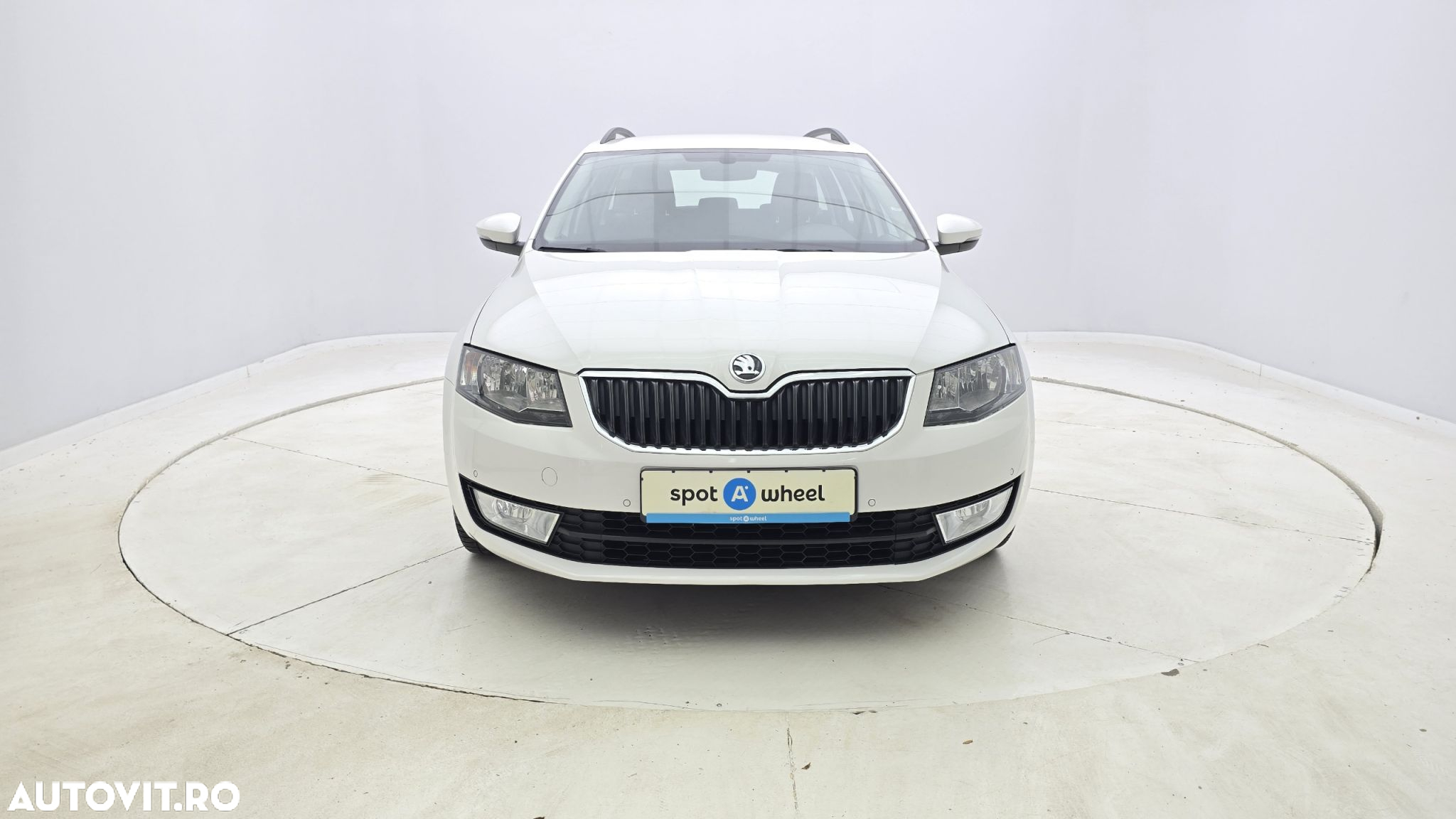 Skoda Octavia 1.6 TDI DSG Ambition - 2
