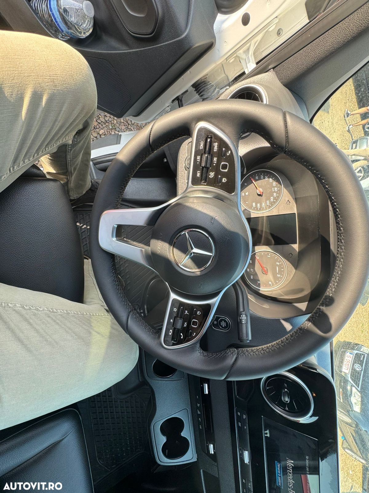 Mercedes-Benz Sprinter - 13