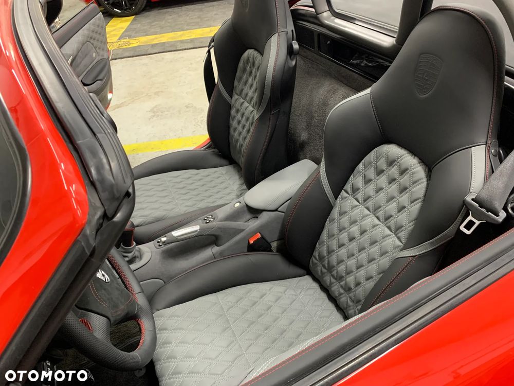 Porsche Boxster - 16