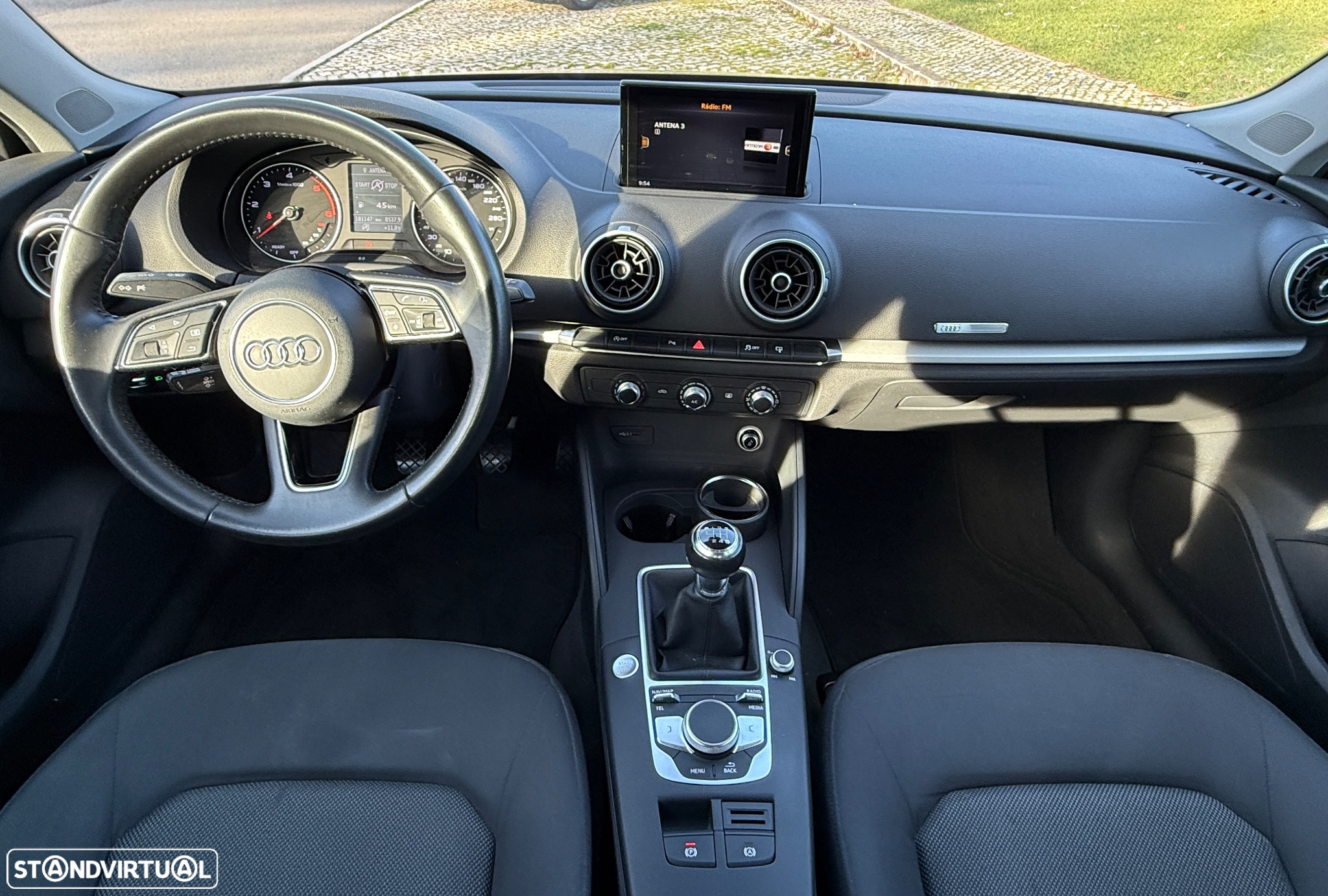 Audi A3 Sportback 1.6 TDI Attraction Ultra - 9