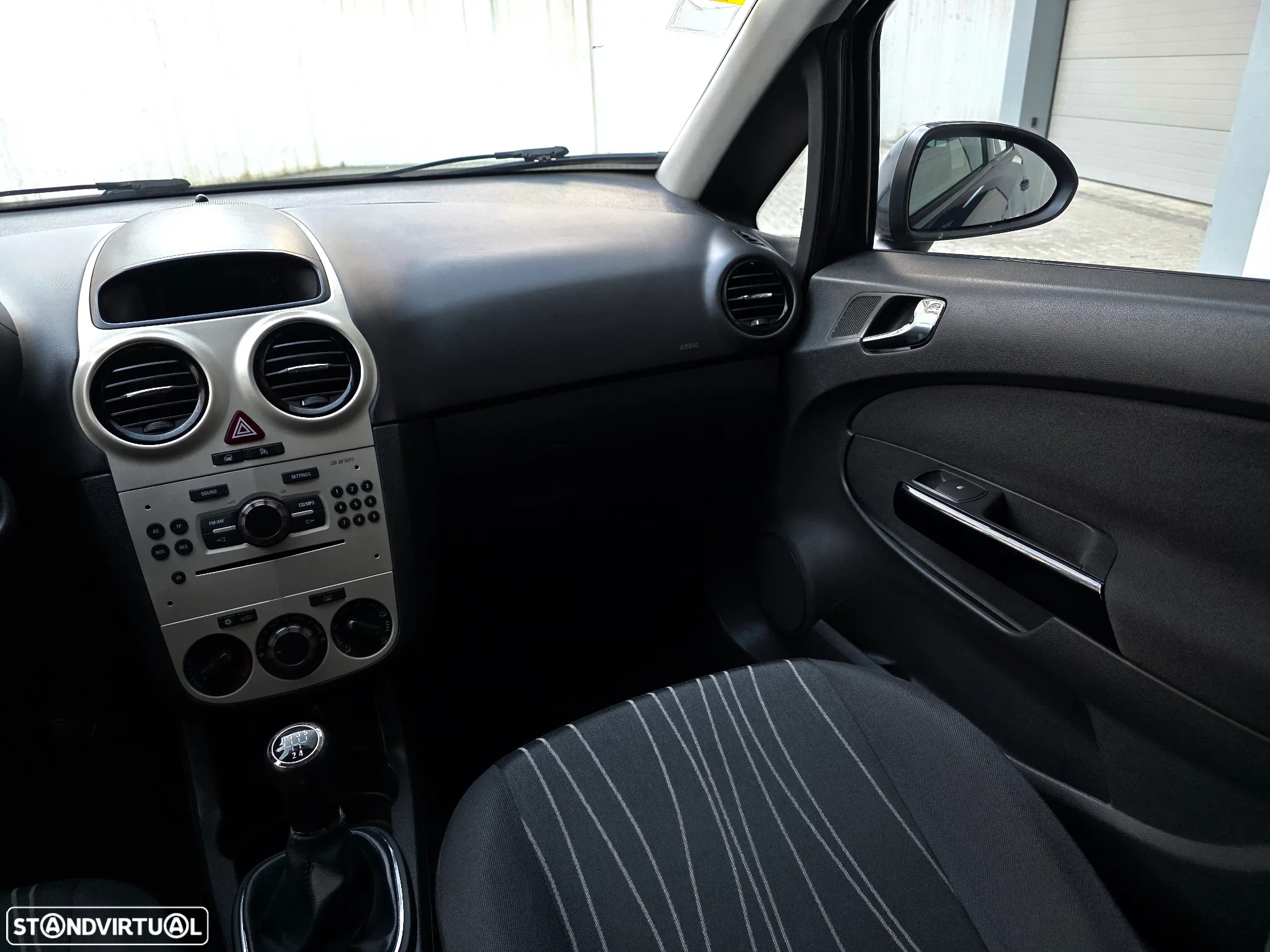 Opel Corsa 1.3 CDTi Enjoy - 36