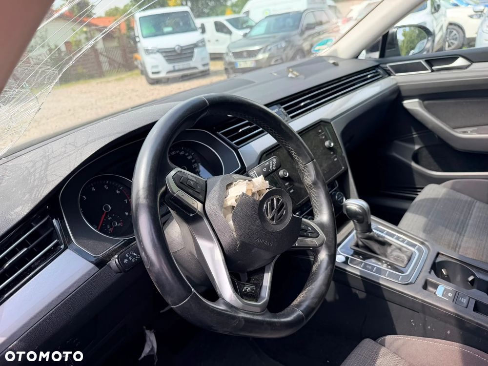Volkswagen Passat 1.5 TSI OPF DSG Highline - 17