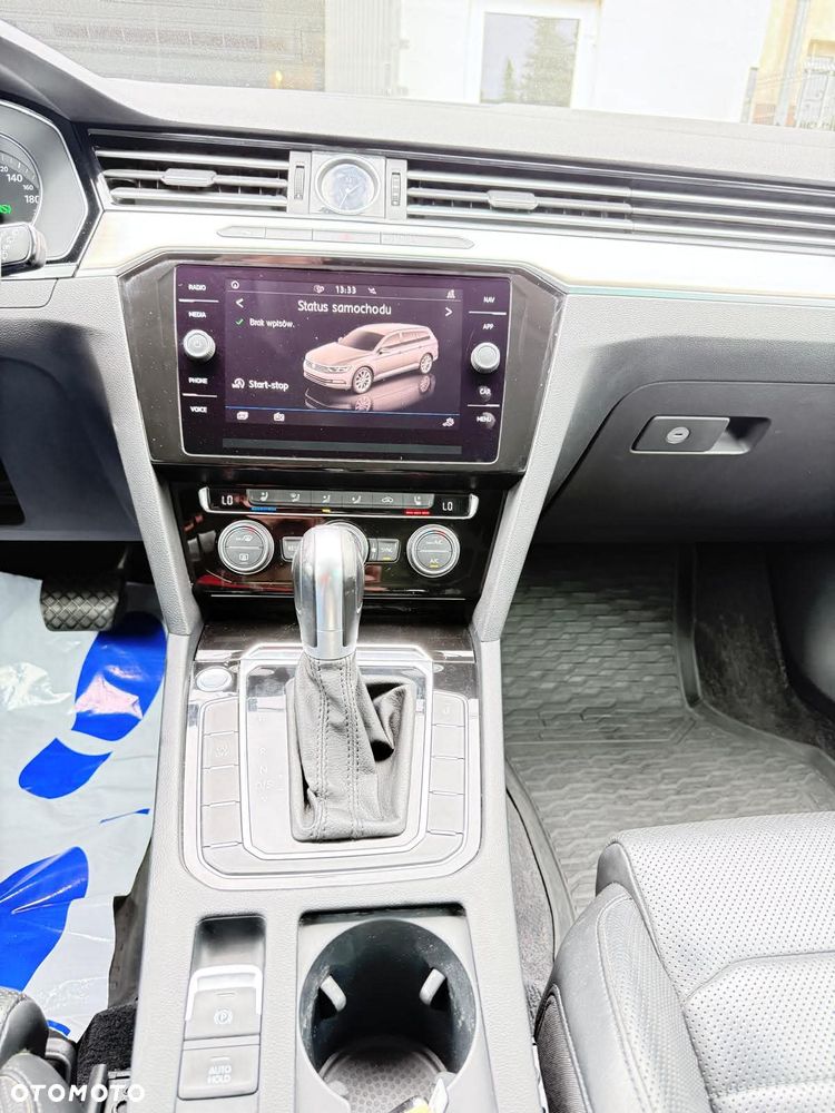 Volkswagen Passat - 24