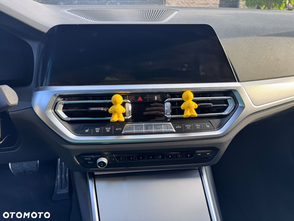 BMW Seria 3 320d xDrive M Sport - 12