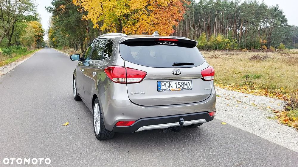 Kia Carens 1.7 CRDi M 7os - 14