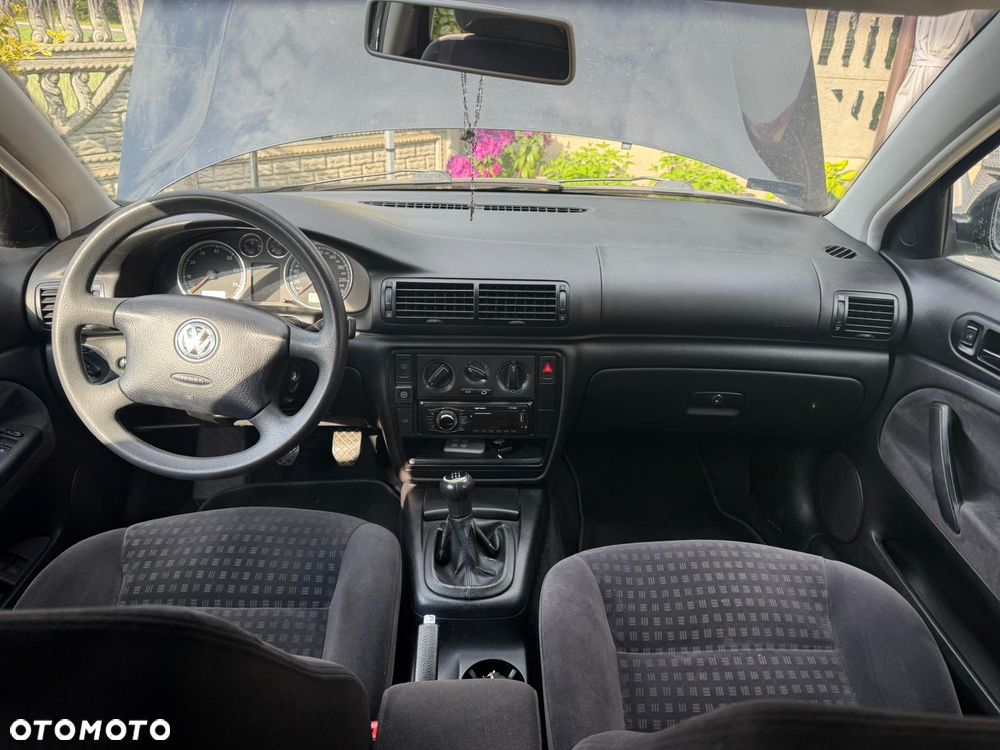 Volkswagen Passat - 13