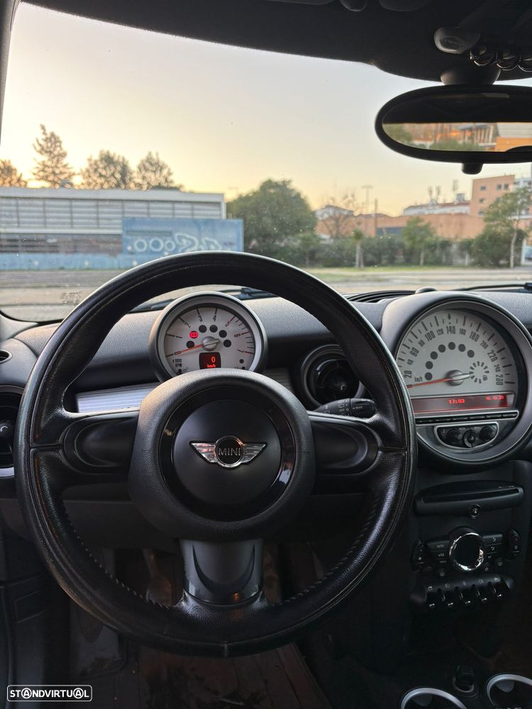 MINI 3 Portas One D - 12