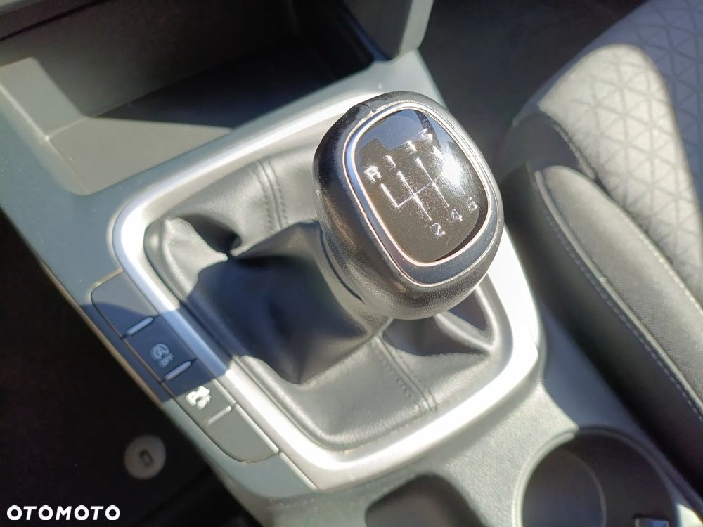 Kia XCeed 1.5 T-GDI M - 25
