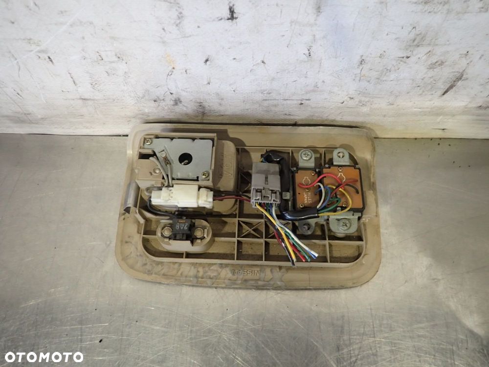 LAMPKA OŚWIETLENIA KABINY NISSAN X-TRAIL - 3