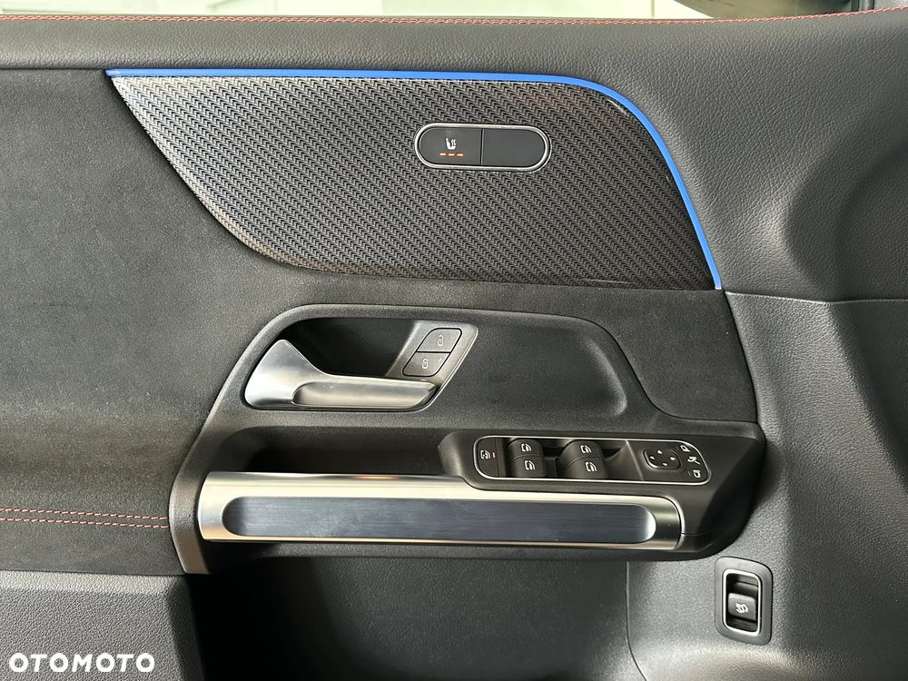 Mercedes-Benz GLB 200 mHEV AMG Line 7G-DCT - 28
