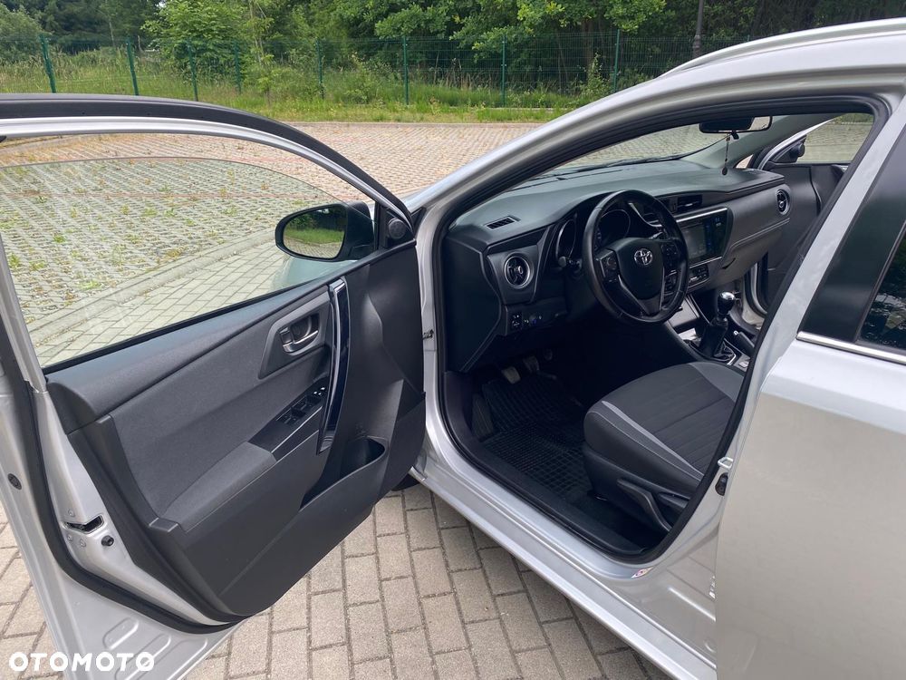 Toyota Auris - 18
