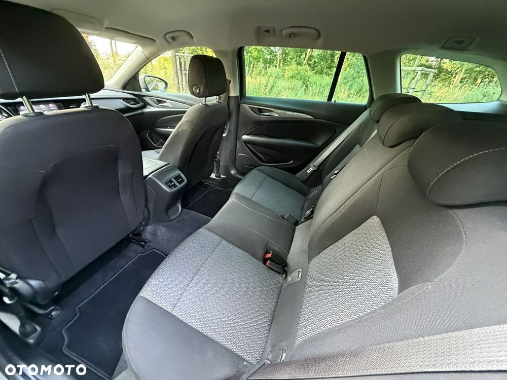Opel Insignia - 23