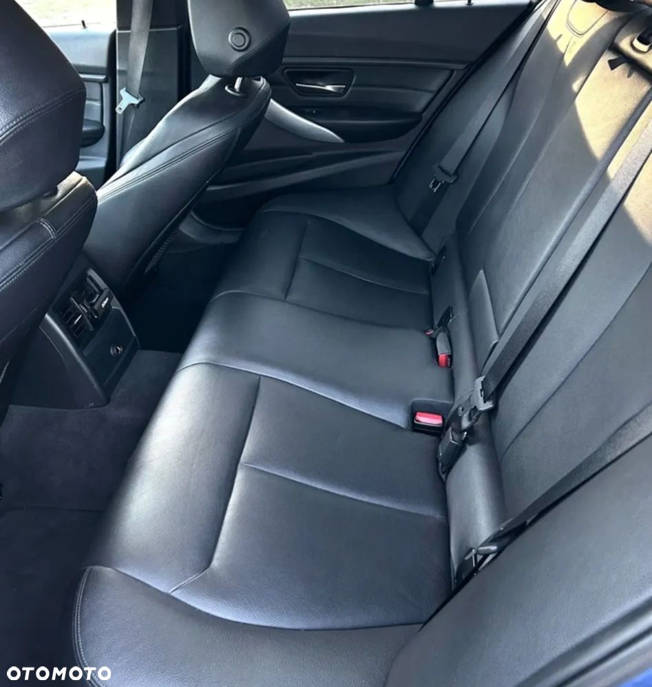 BMW Seria 3 335i - 14