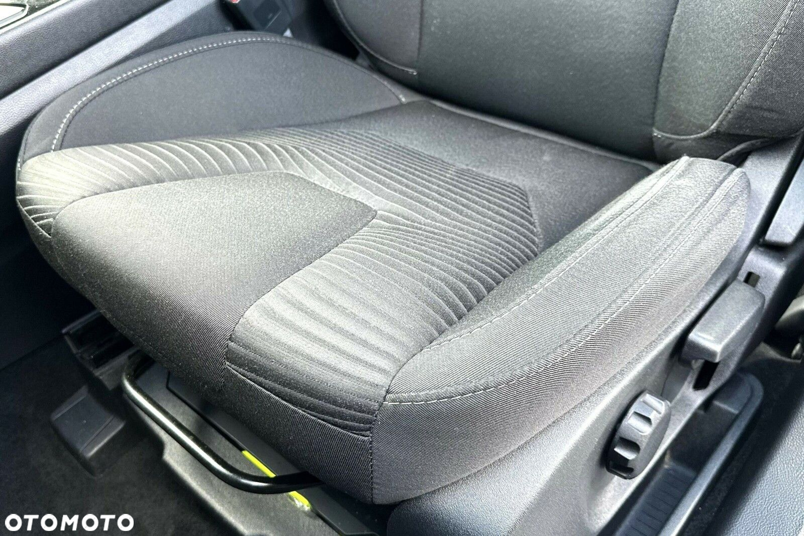 Ford S-Max - 11