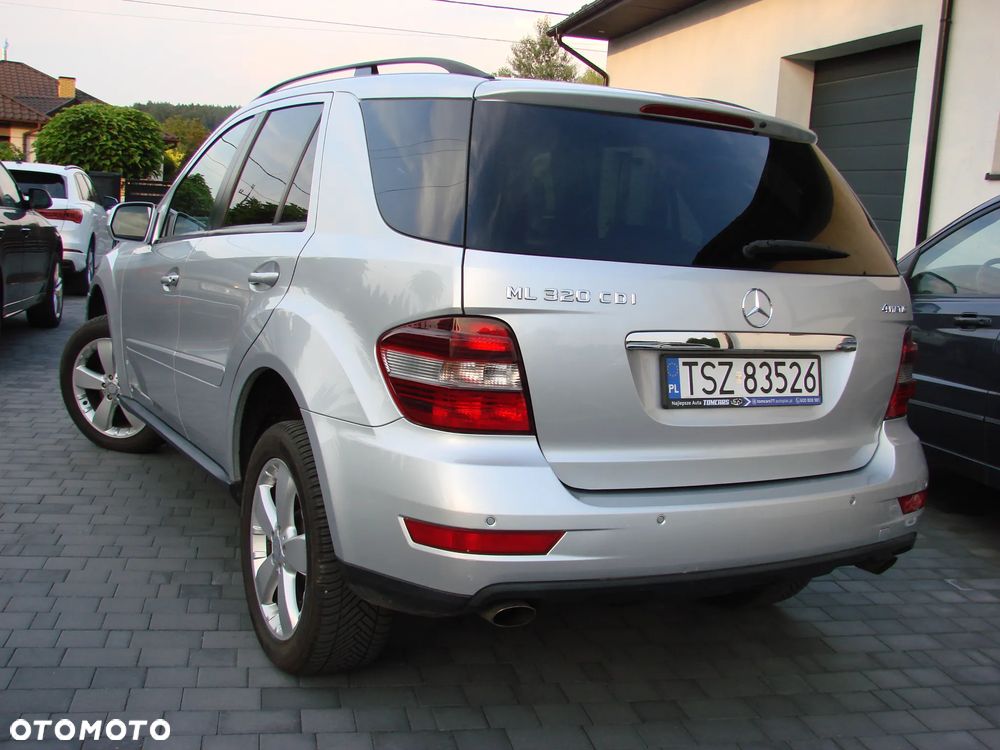 Mercedes-Benz ML - 15