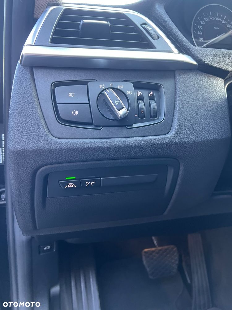 BMW Seria 3 318d Sport Line - 5